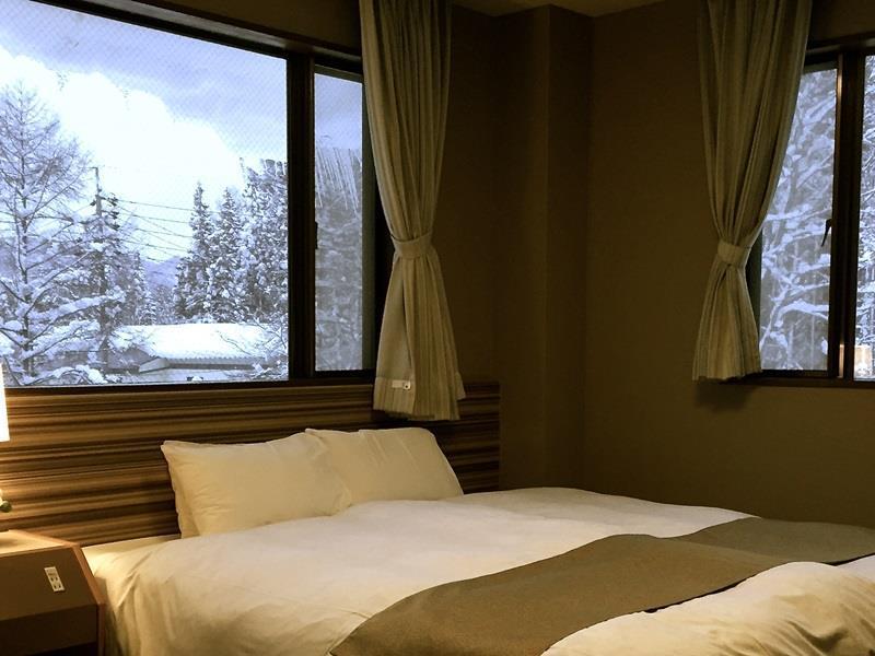 Hakuba Landmark Iwatake Lodge Екстериор снимка