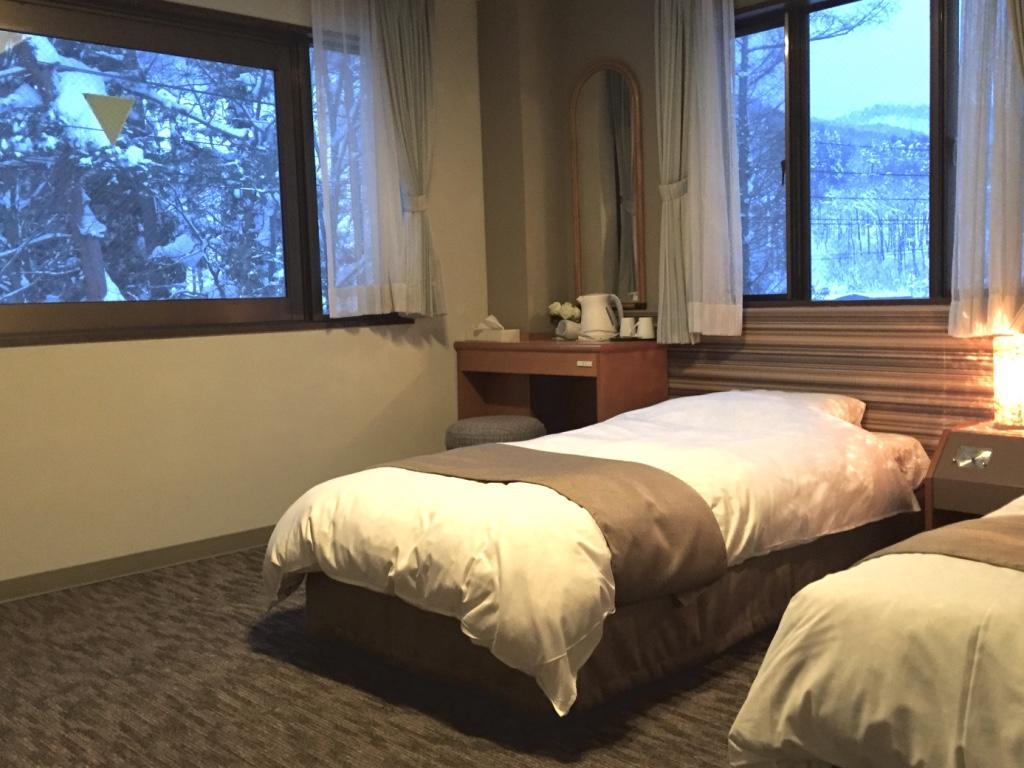 Hakuba Landmark Iwatake Lodge Екстериор снимка